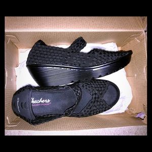 Skechers Stretch Weave Memory Foam Wedges